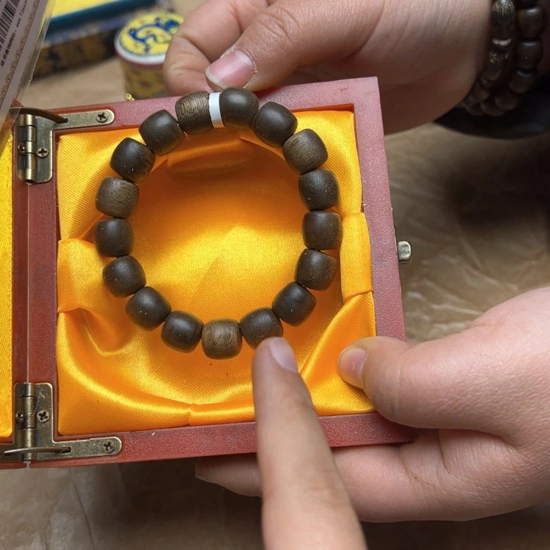 大叶紫檀（黑酸枝木类）