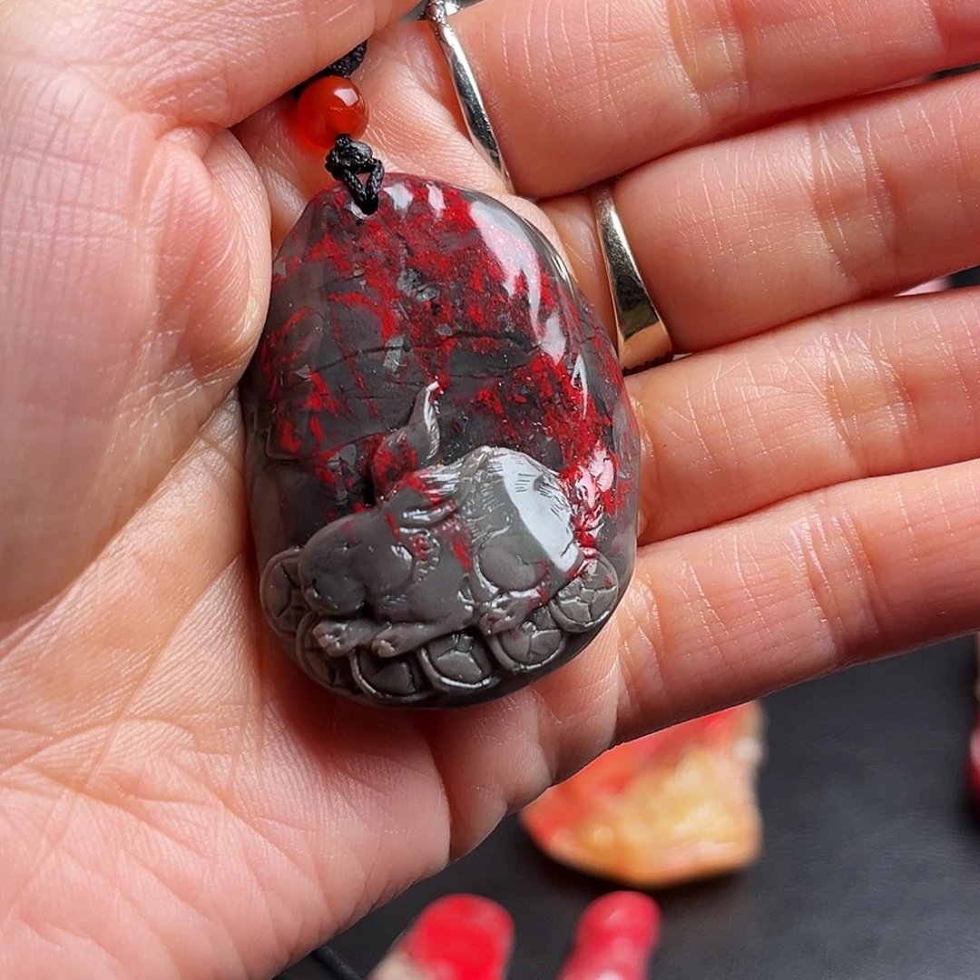 昌化石其他鸡血石挂件