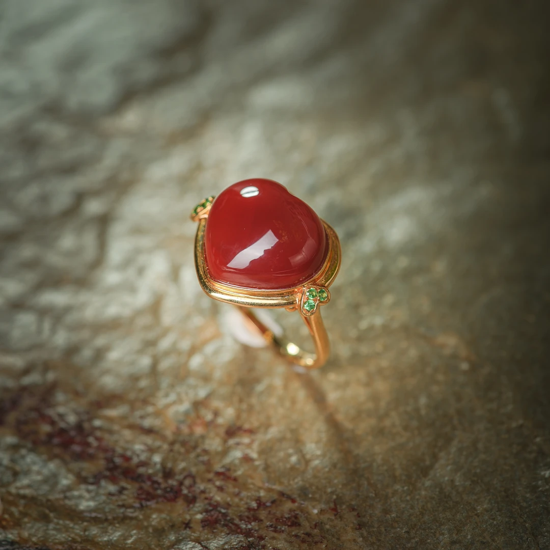 锦蔓歆·传世级牛血红18K金爱心戒指AJ0431约13*14*8mm