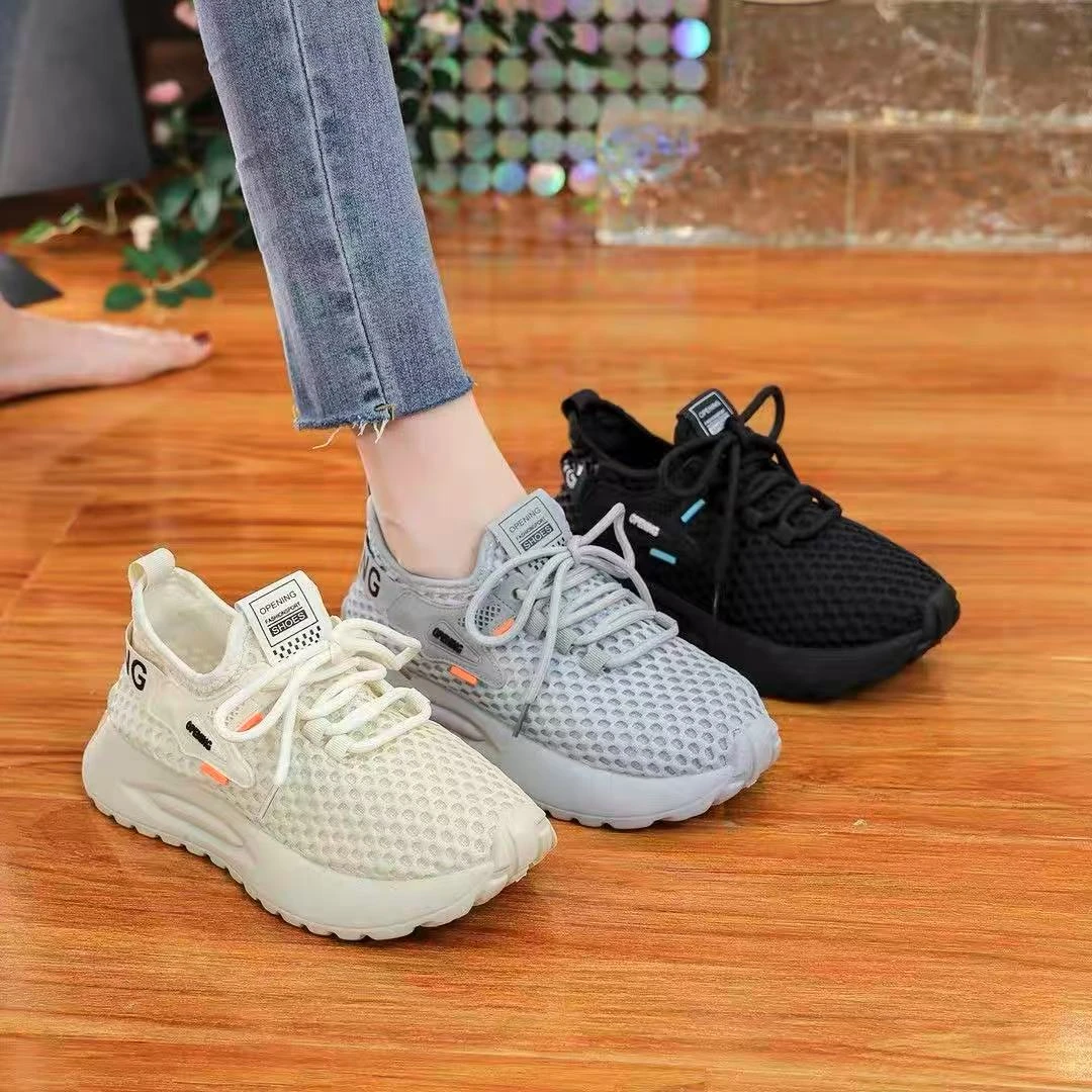 2025年夏季新款透气飞织网鞋软底软面百搭运动女鞋平底休闲鞋