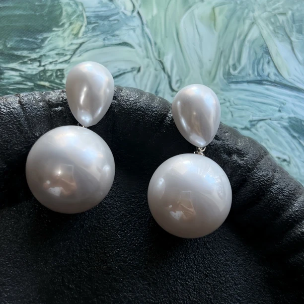 铜合金耳饰 法式优雅极简夸张水滴仿珍珠复古旅游耳环女