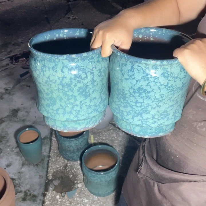 紫砂花盆口19高21瑕疵瑕疵