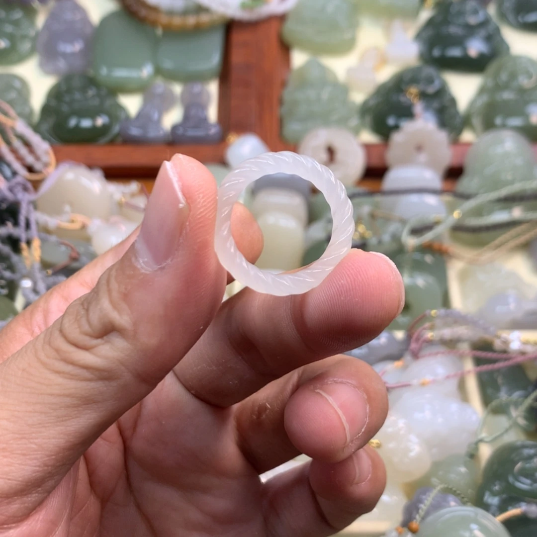 【闪购商品】颈饰未镶嵌和田玉一***控
