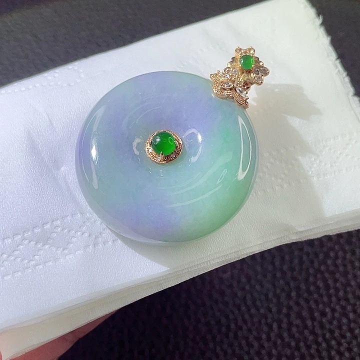 翡翠颈饰18K金镶嵌翡翠