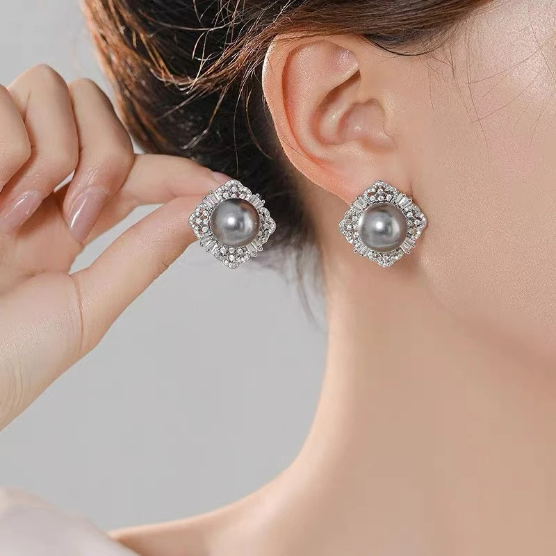 铜合金合成锆石耳饰 精美优雅气质重工小众首饰女士轻奢耳钉Q7730