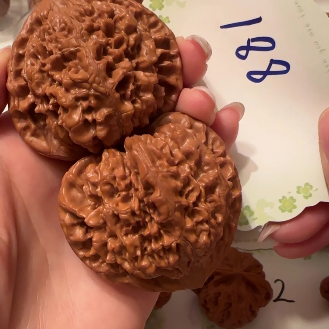 文玩核桃吊坠188号官帽5.2