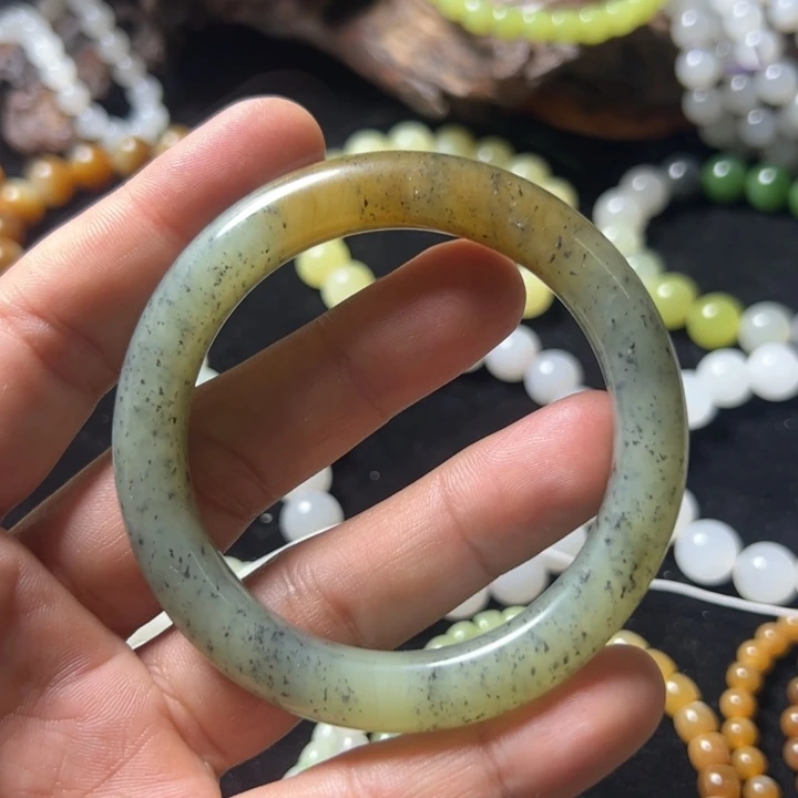 浩***辰和田玉（糖玉）未镶嵌手串