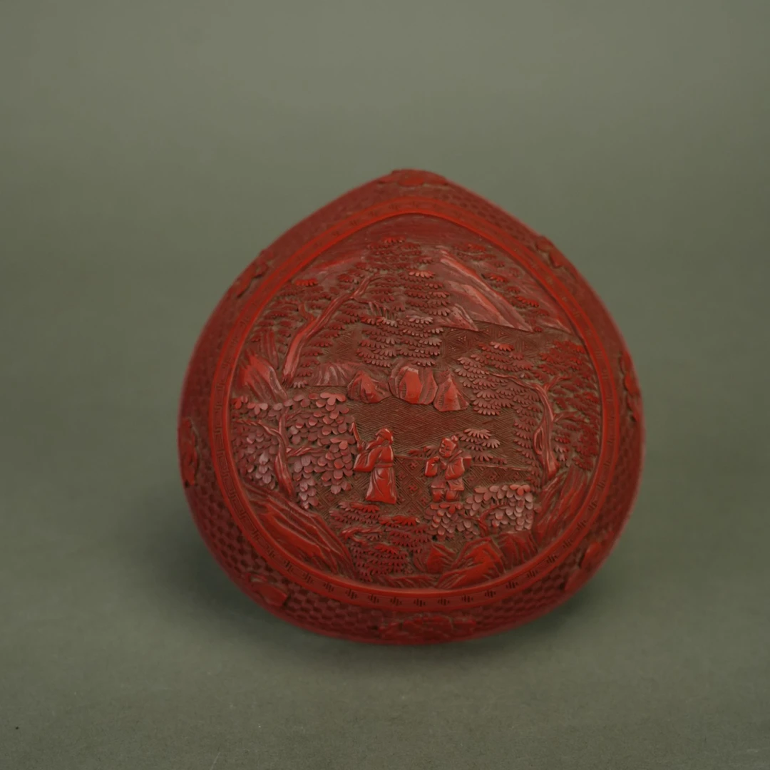 LOT 102429清乾隆 剔红山水人物桃形盖盒