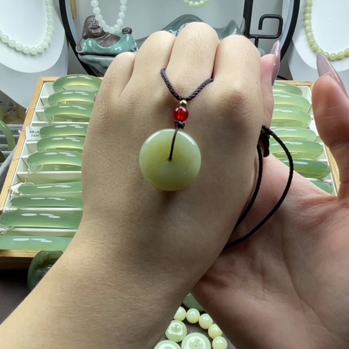 和田玉（糖玉）未镶嵌颈饰