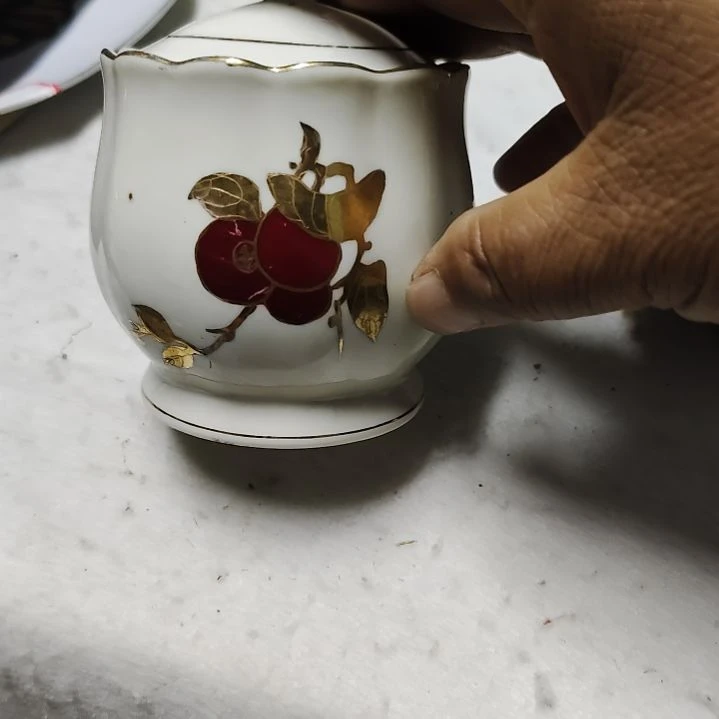 火***焰瓷片瓷片，各种摆件，沙锅，