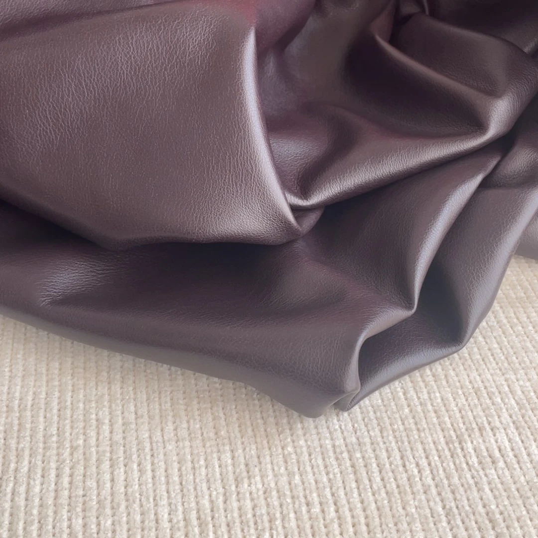 无纺布酒红麂皮底1米