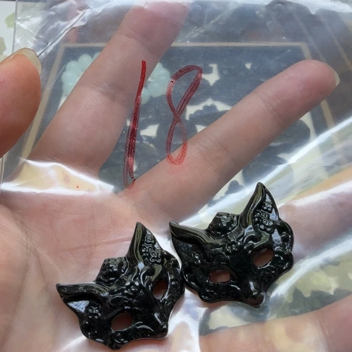 透闪石-蛇纹石玉吊坠未镶嵌