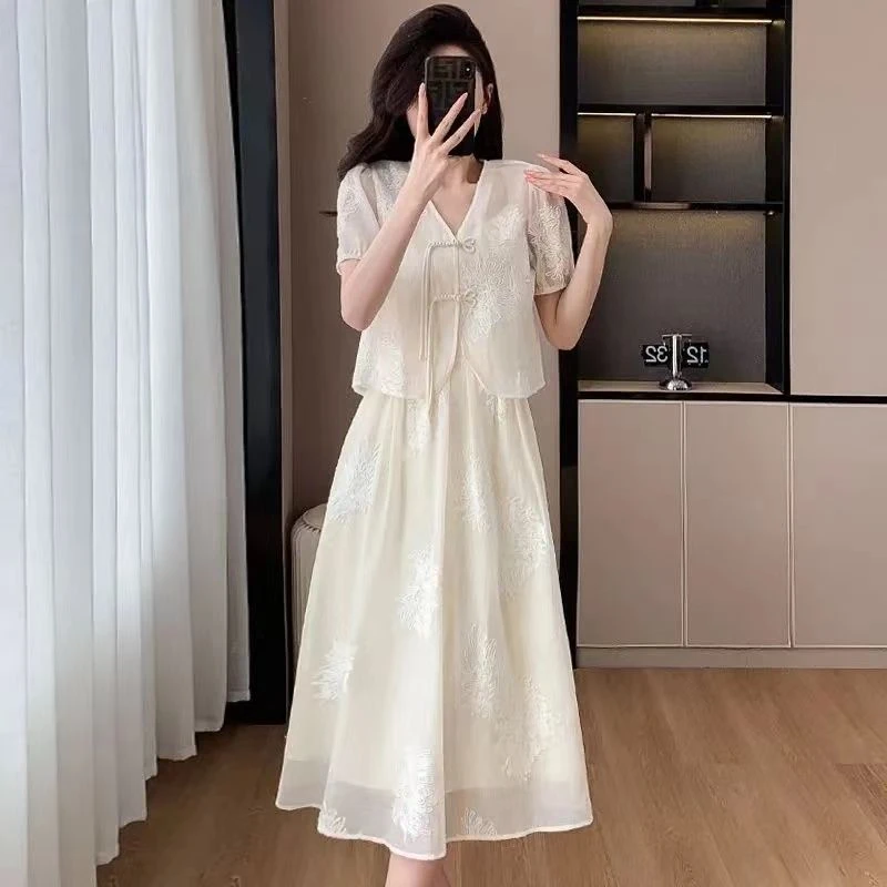 新中式吊带连衣裙女装2025新款时尚国风刺绣刺绣盘扣二件套长裙