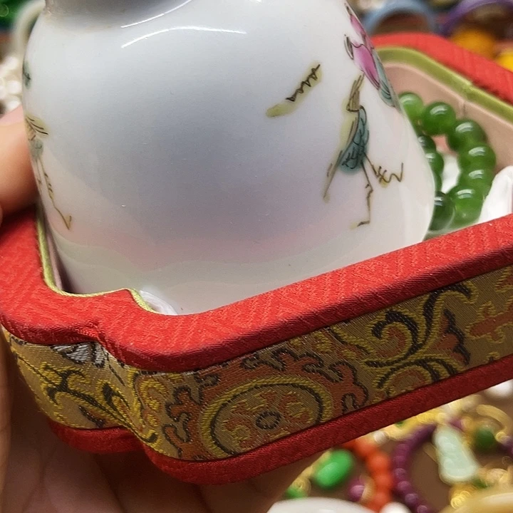 清***新青花彩绘小主人杯子