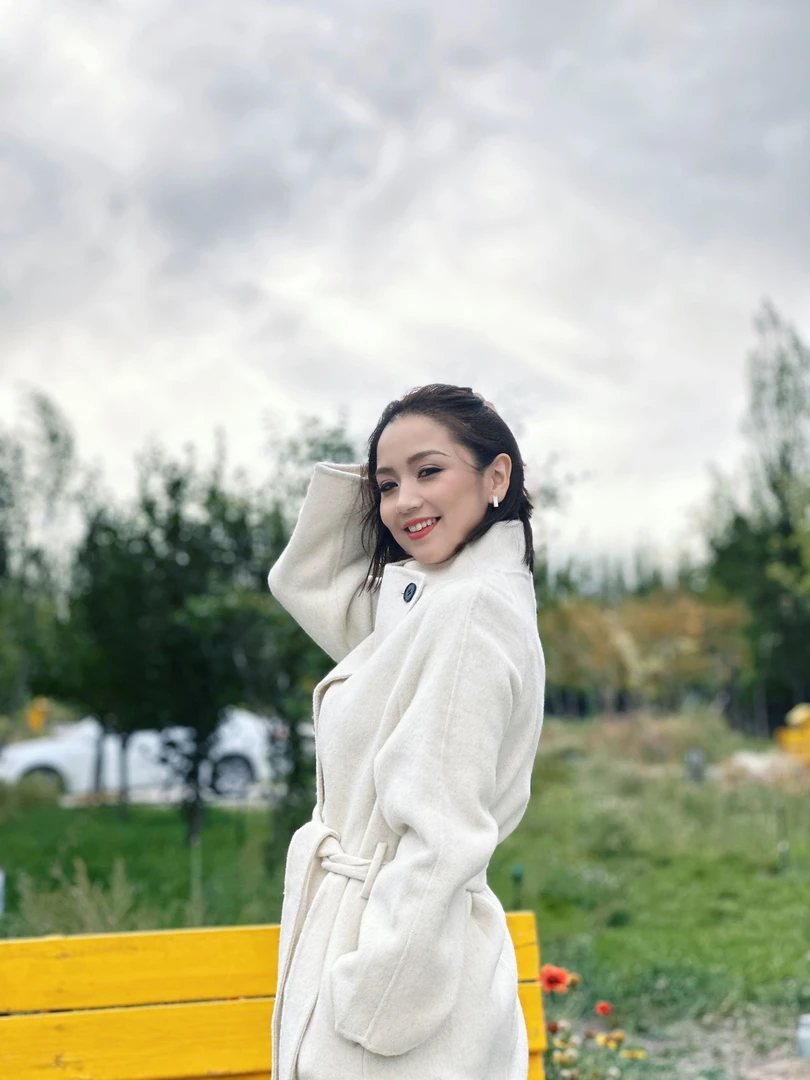 法式白色纯羊毛大衣长款呢外套时尚秋冬女士宽松气质款YMWT-03