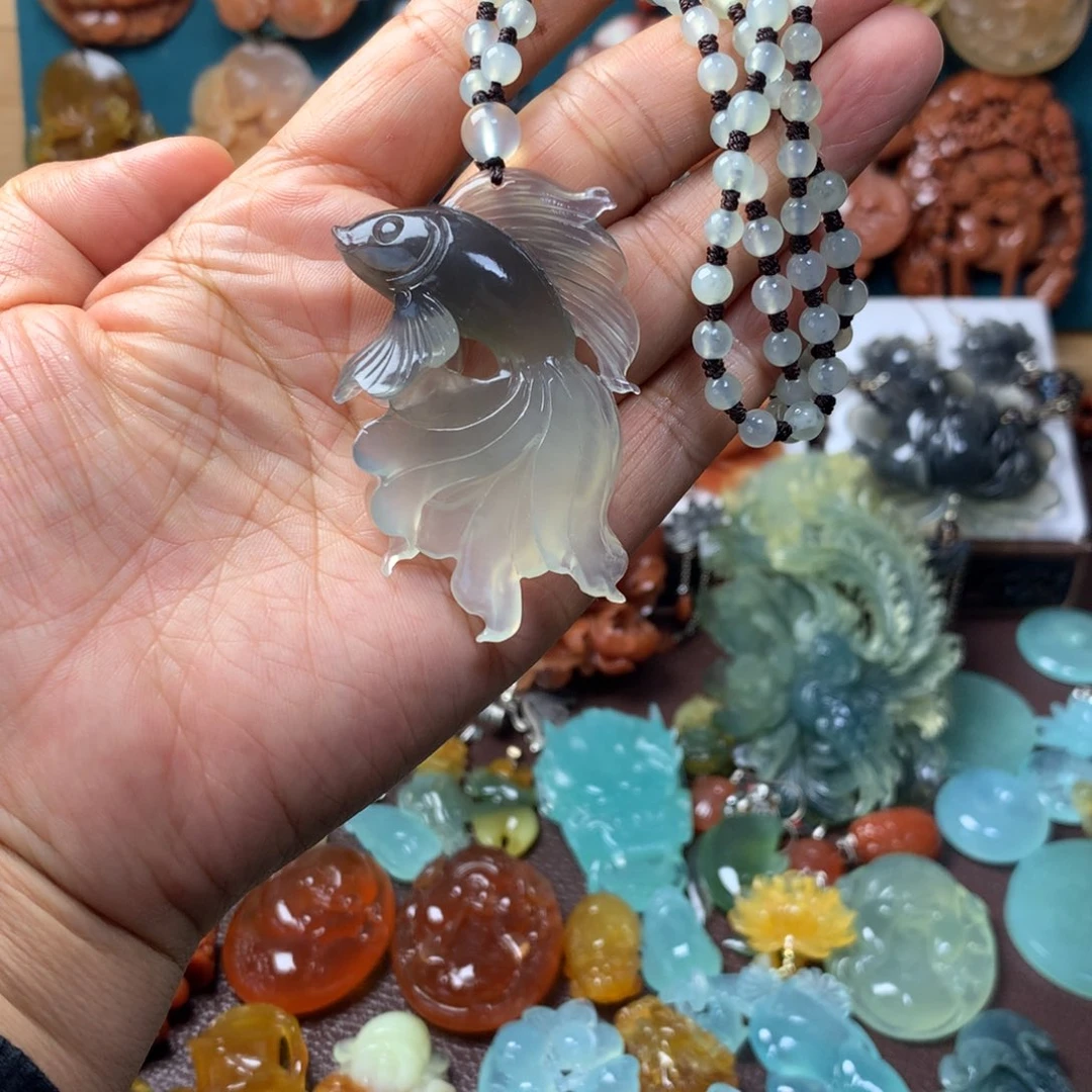 蛇纹石玉未镶嵌挂坠