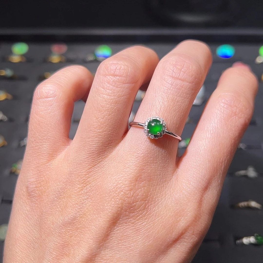 翡翠戒指18K金镶嵌戒指