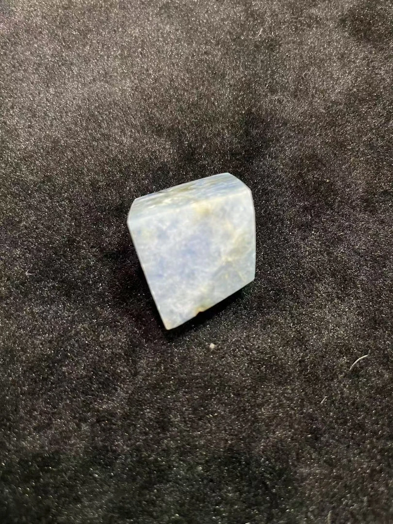 天然蓝晶石