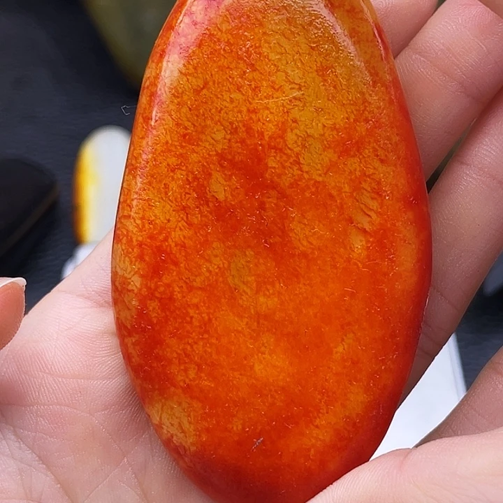 和田玉未镶嵌车挂