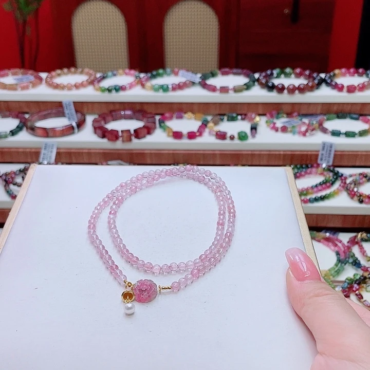 颈饰碧玺未镶嵌多样性发其一