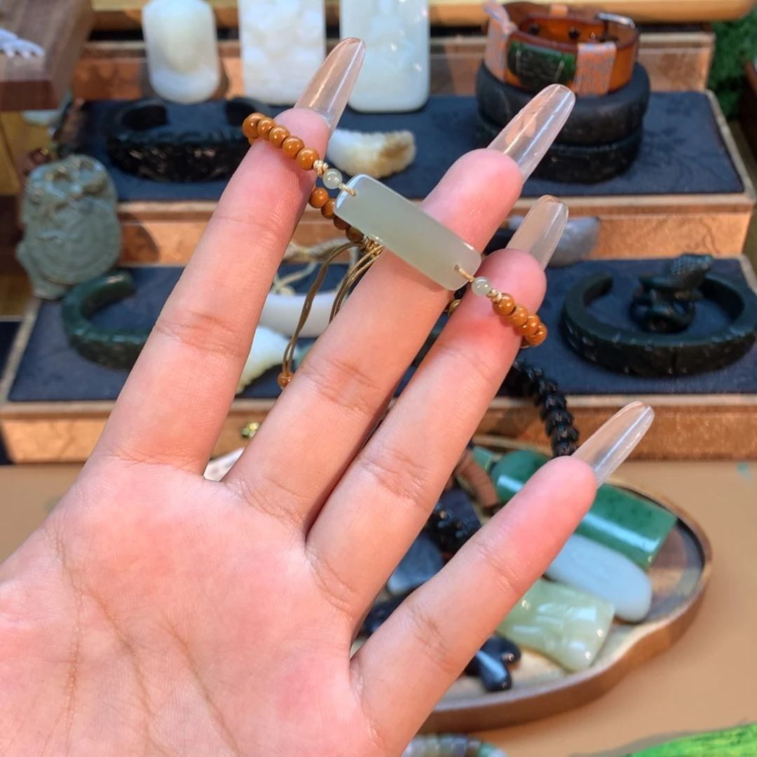 和田玉（糖玉）未镶嵌挂件