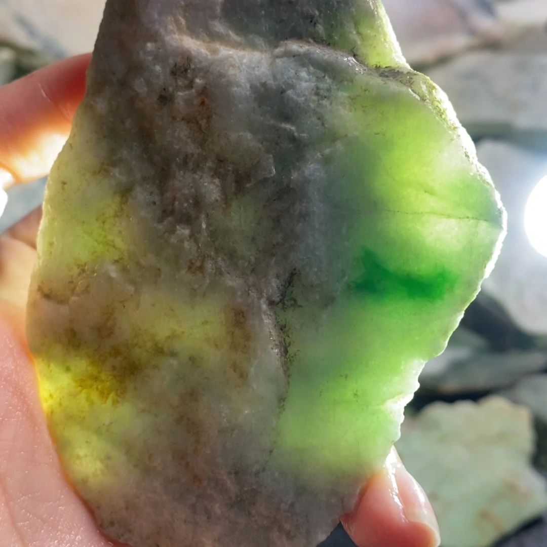 颈饰未镶嵌翡翠天然