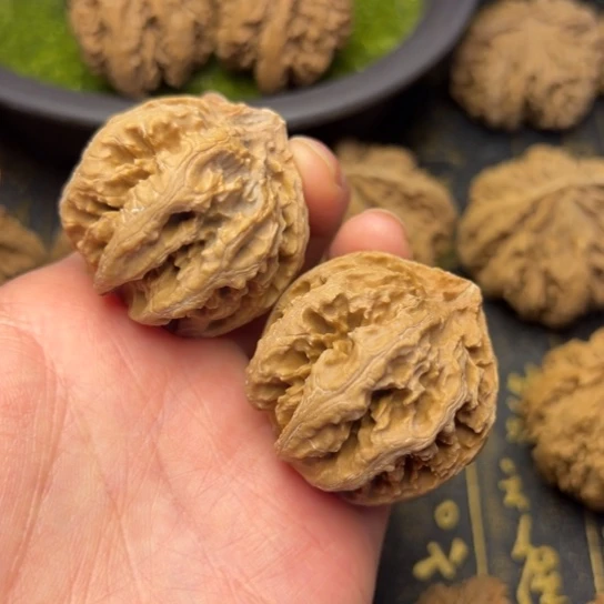 文玩核桃把件秦岭核桃23
