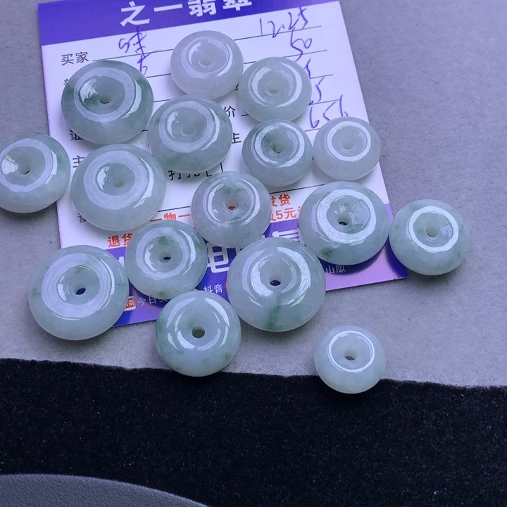 颈饰未镶嵌翡翠哇**～