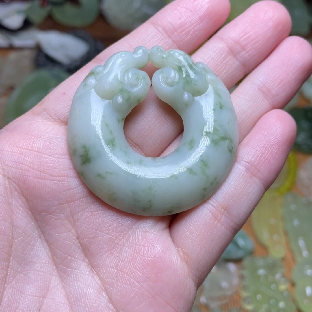 大***爱蛇纹石玉未镶嵌吊坠