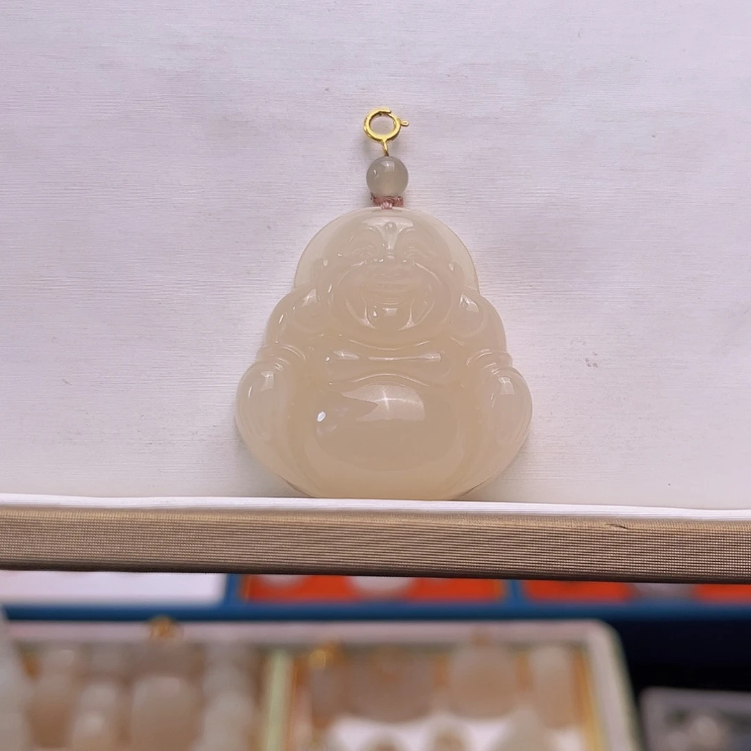 和田玉18K金镶嵌颈饰