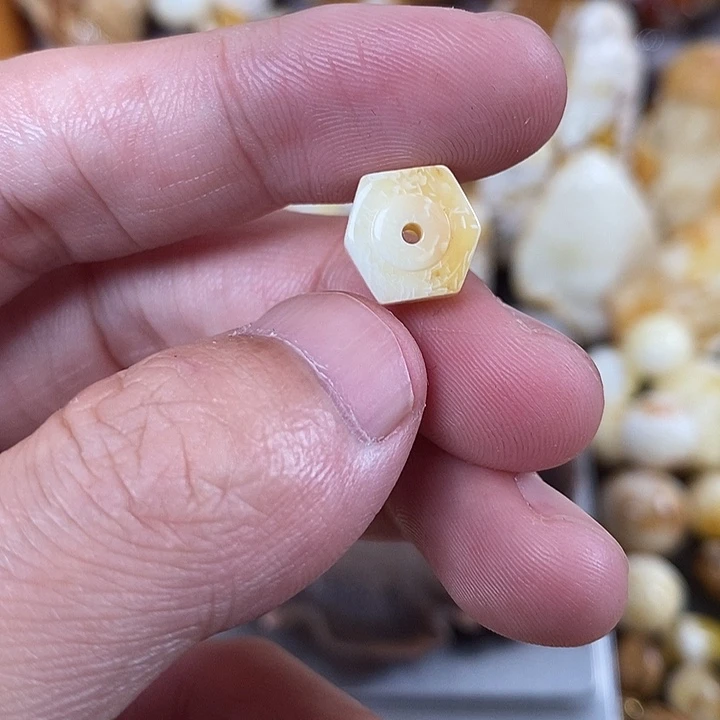 琥珀未镶嵌裸石我