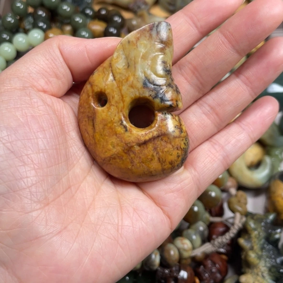 【闪购商品】岫岩河磨玉（透闪石质玉）未镶嵌把件知**乐