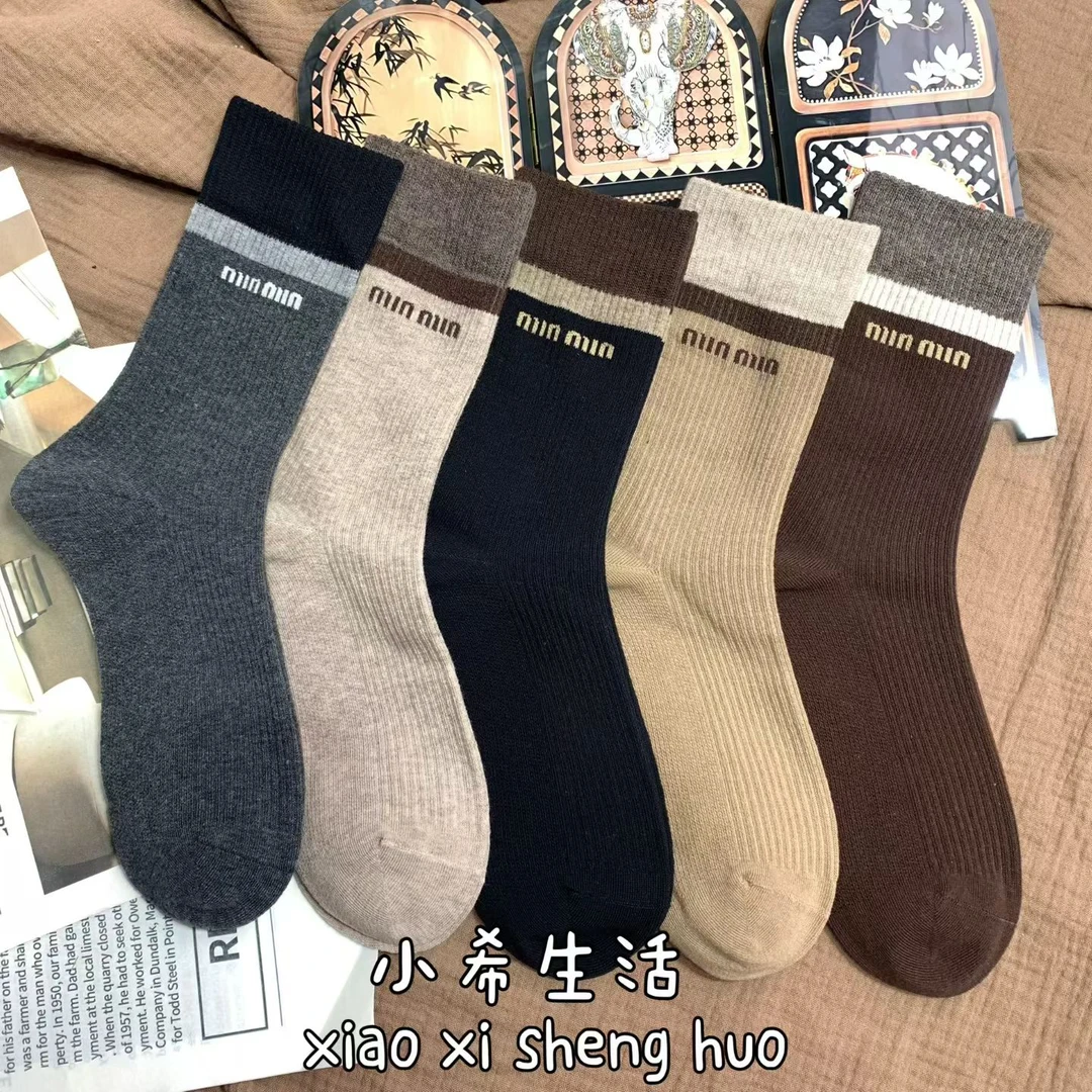 女士秋冬撞色2025新款字母欧货设计款百搭休闲直筒堆堆长袜潮袜