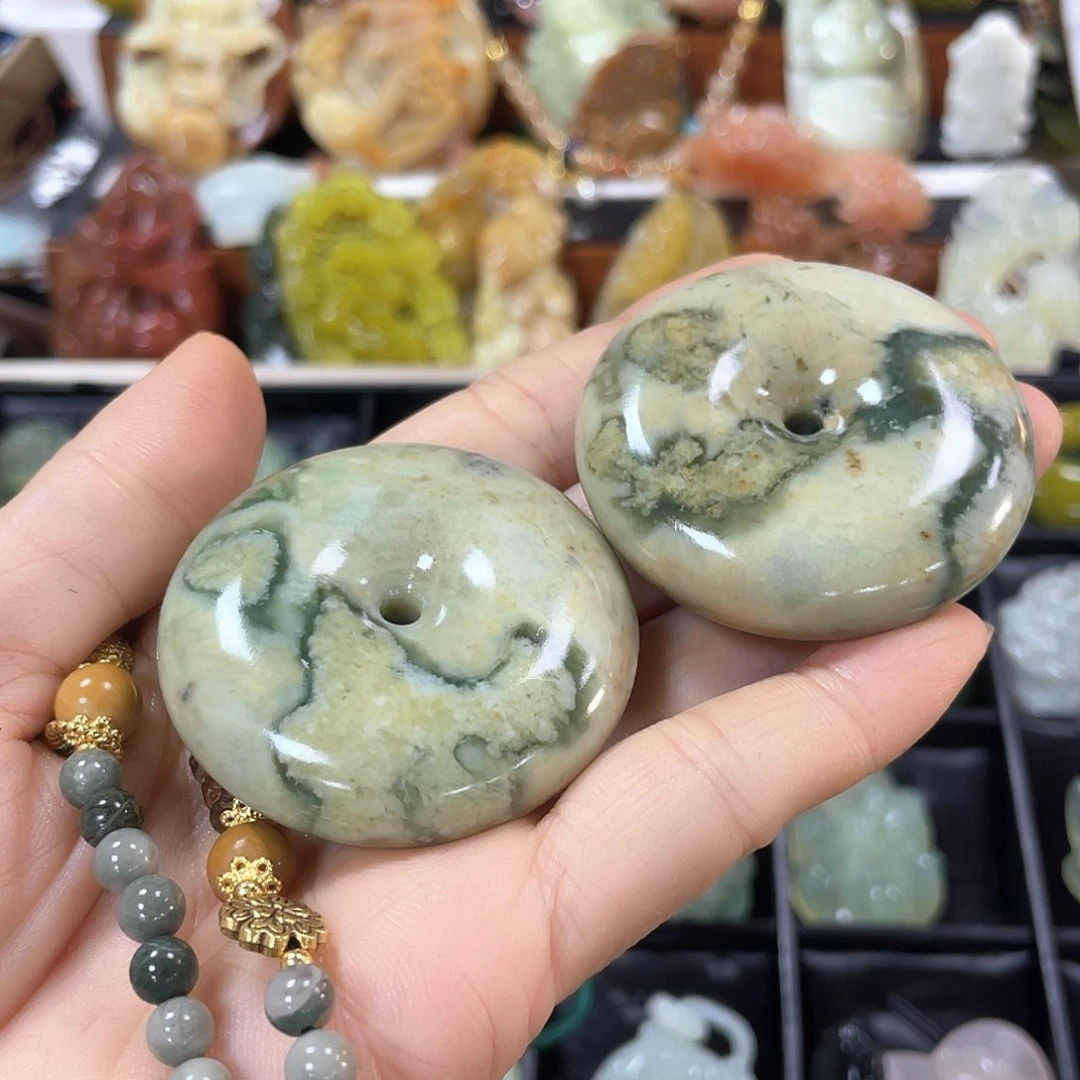 蛇纹石玉颈饰未镶嵌