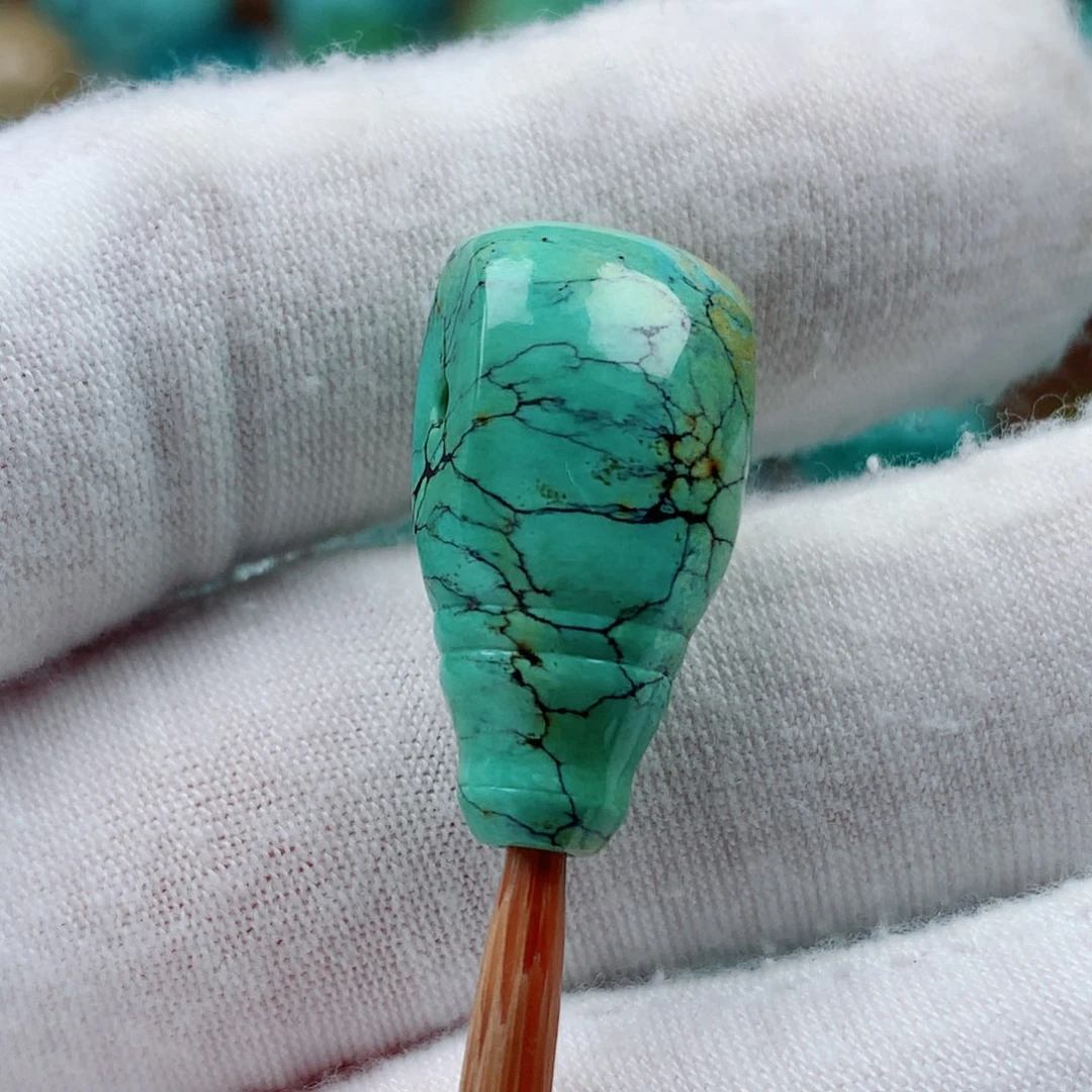 绿松石未镶嵌珠宝奇石