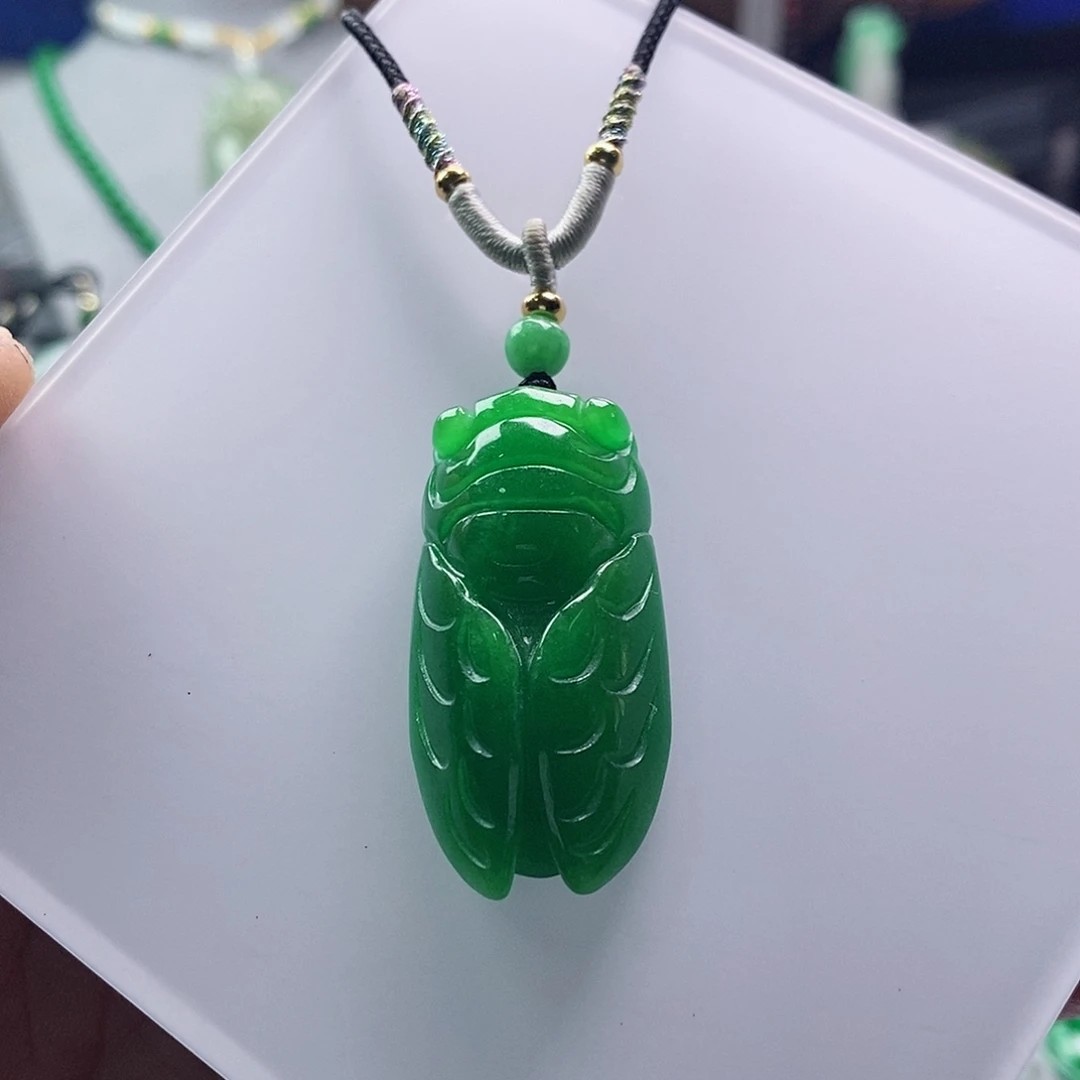 翡翠未镶嵌吊坠(赠链)