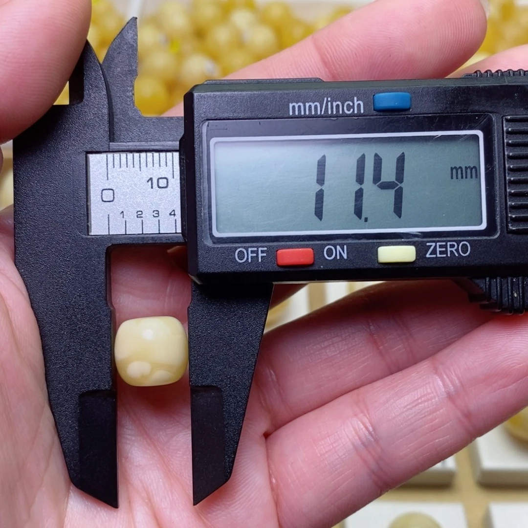 未镶嵌琥珀裸石蜜蜡老型微瑕