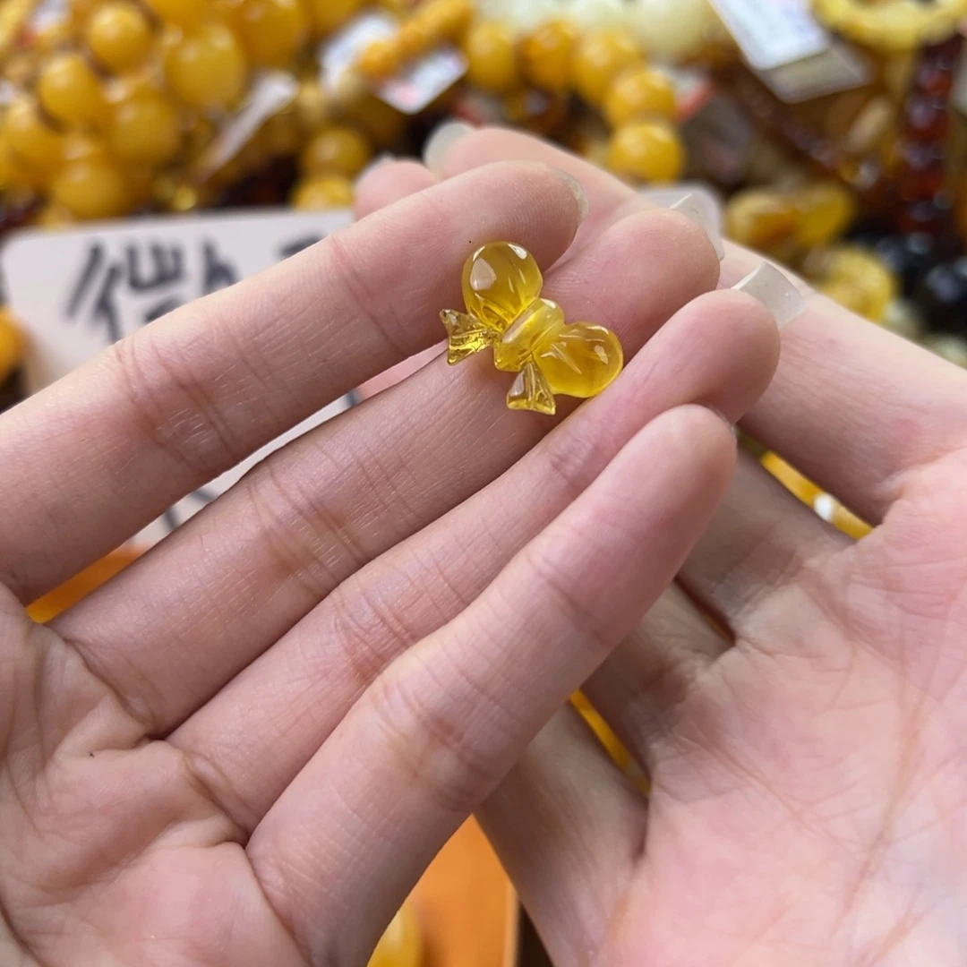 琥珀珠宝奇石未镶嵌