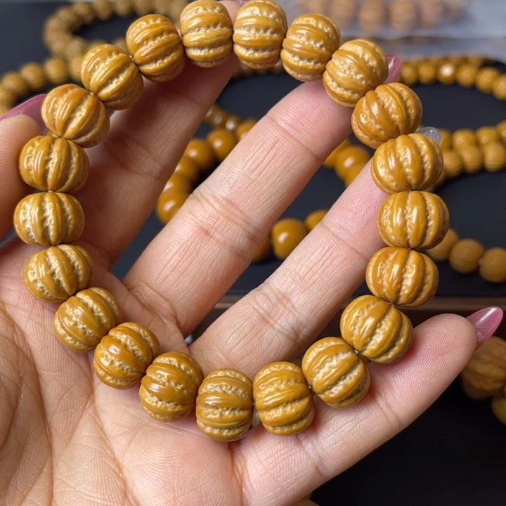 G***Y吊坠猴头核桃精品