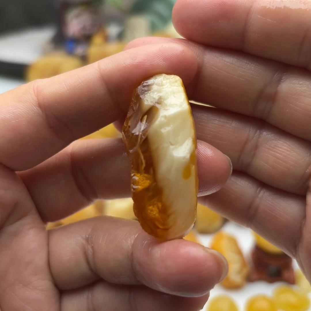 定制琥珀未镶嵌W*L琥珀