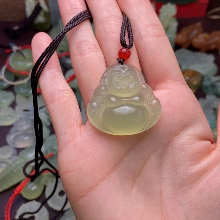 鏊***子蛇纹石玉未镶嵌颈饰