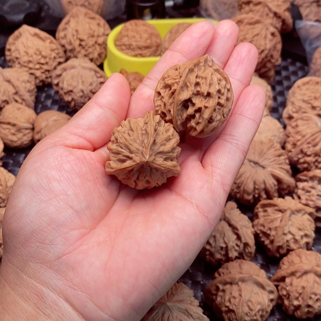 吊坠桃核阿***?文玩核桃