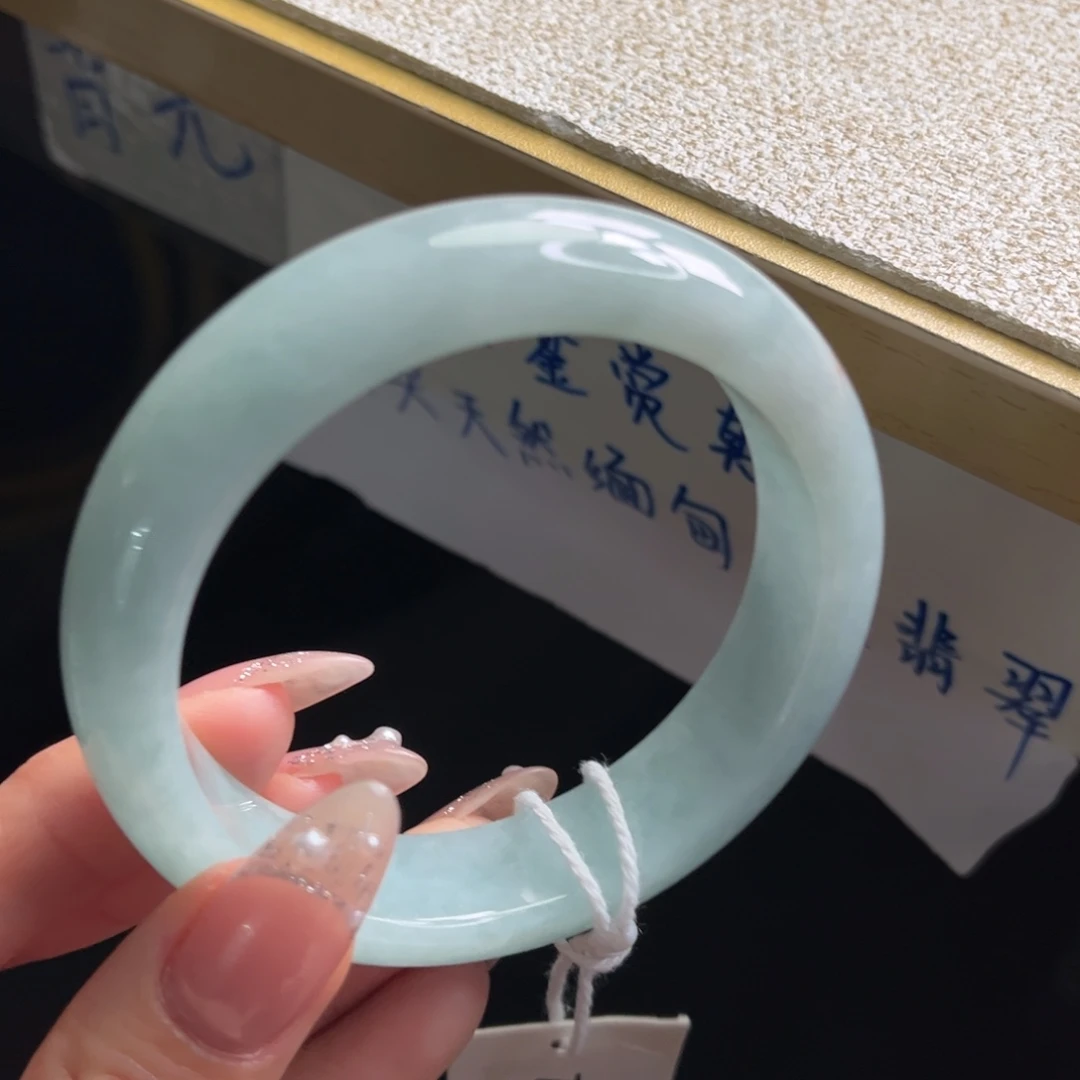 翡翠未镶嵌手镯手镯