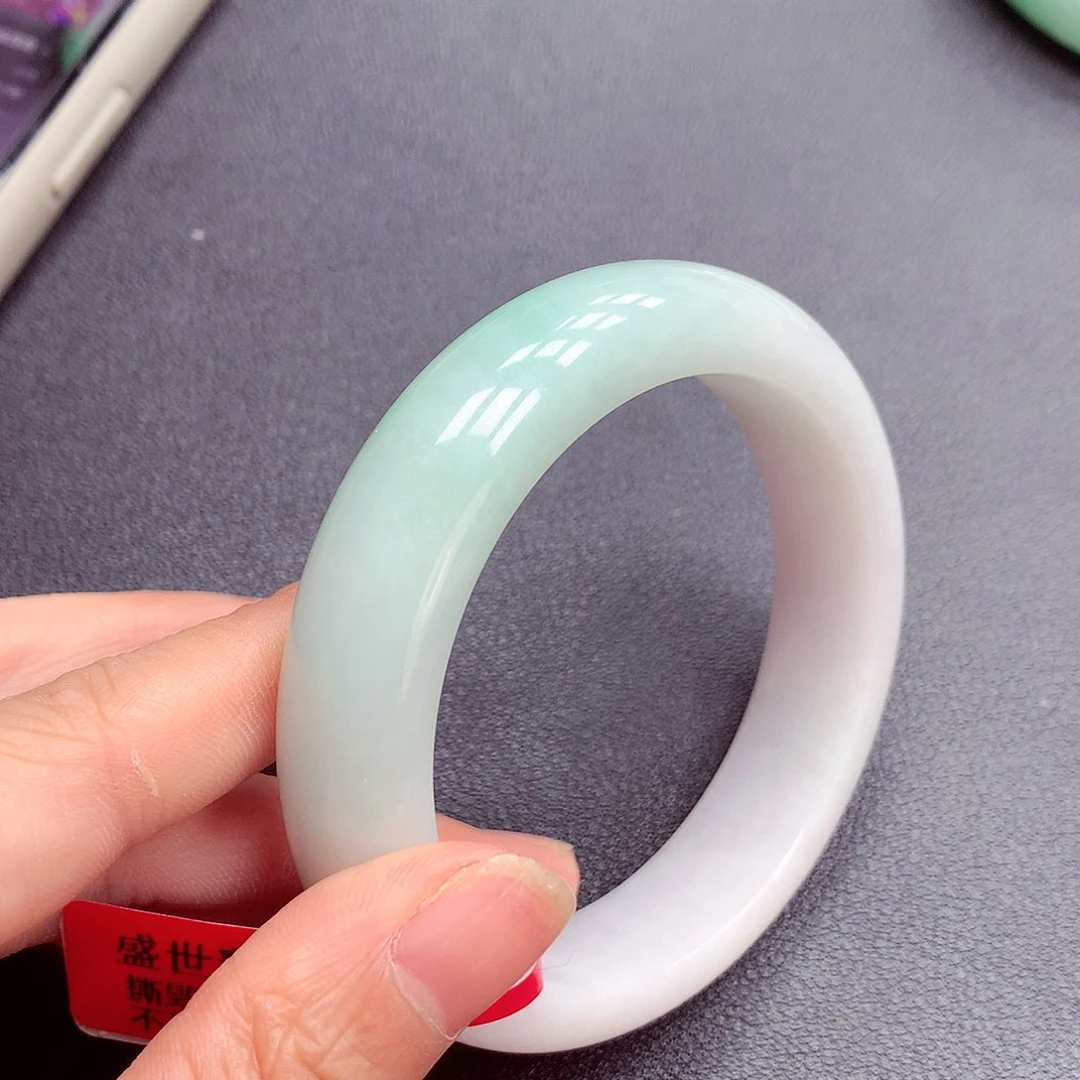 翡翠手镯未镶嵌缅甸翡翠