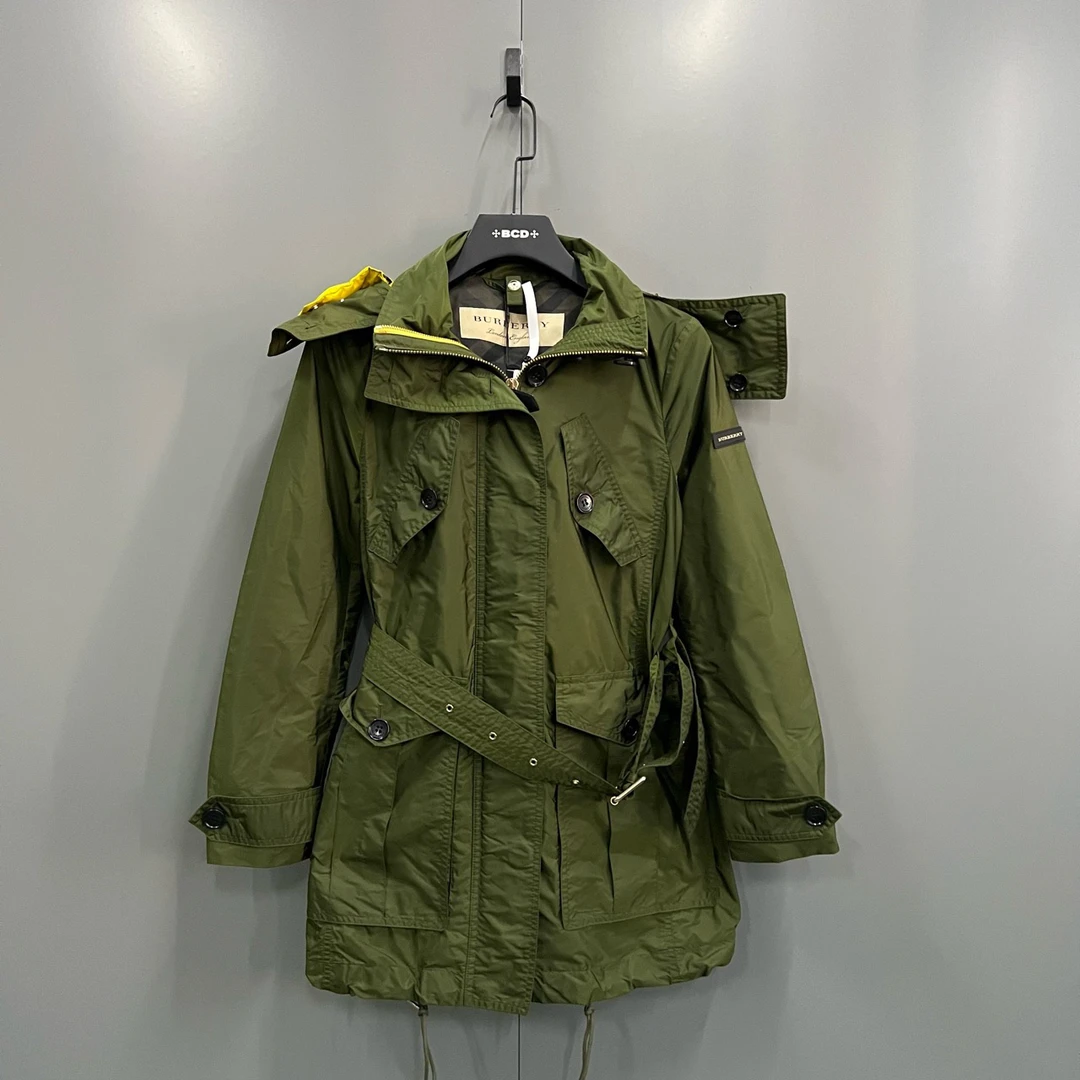 95新 BURBERRY/博柏利 （bb1）军绿徽标外套 34码/014461
