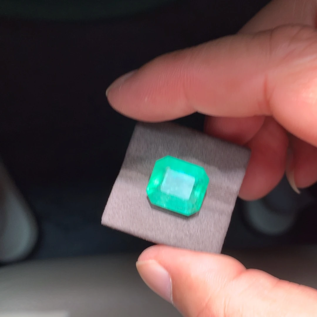 祖母绿裸石12克拉哥伦比亚