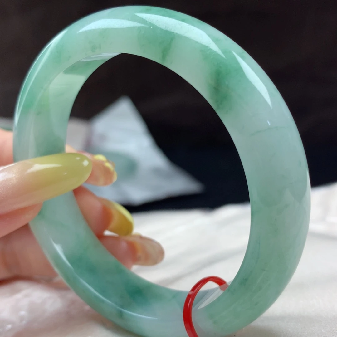 翡翠手镯未镶嵌96819，