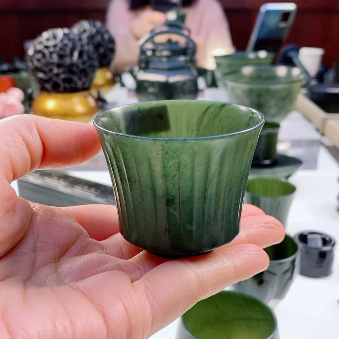 和田玉（青玉）摆件未镶嵌研***游微瑕
