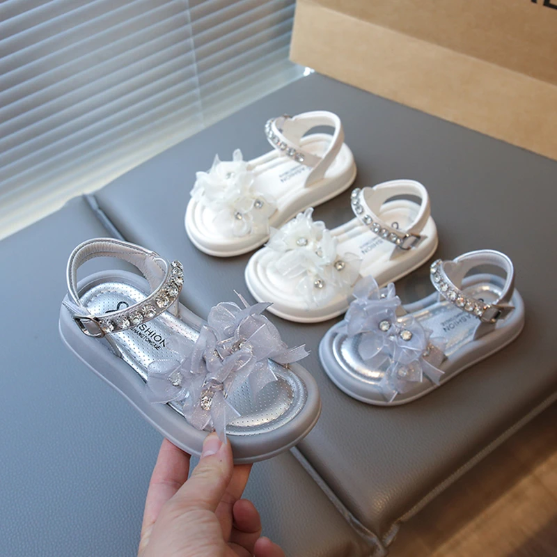 儿童公主风凉鞋2025夏款韩版小香风珍珠蝴蝶结女童罗马靴演出水钻