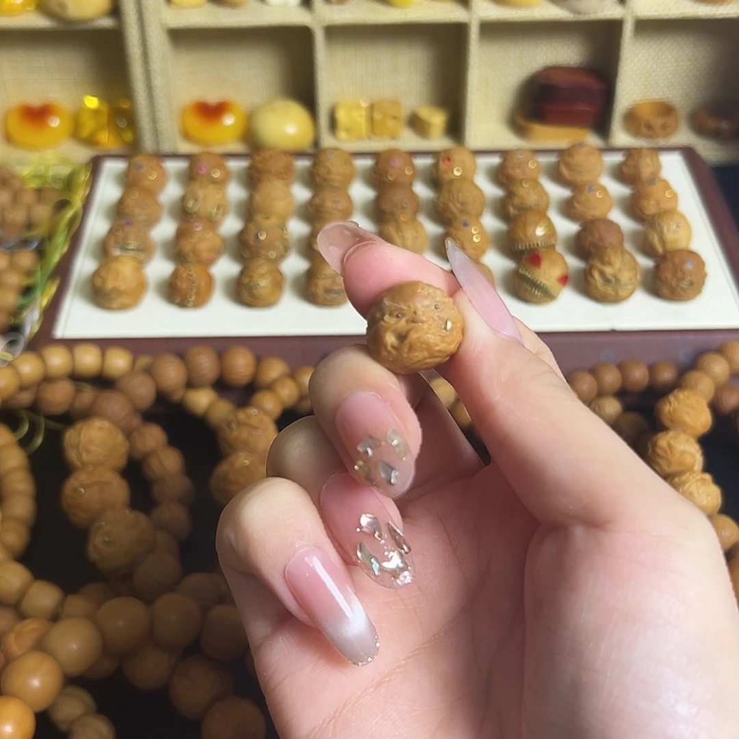 猴头核桃吊坠镶嵌单颗一念恶僧